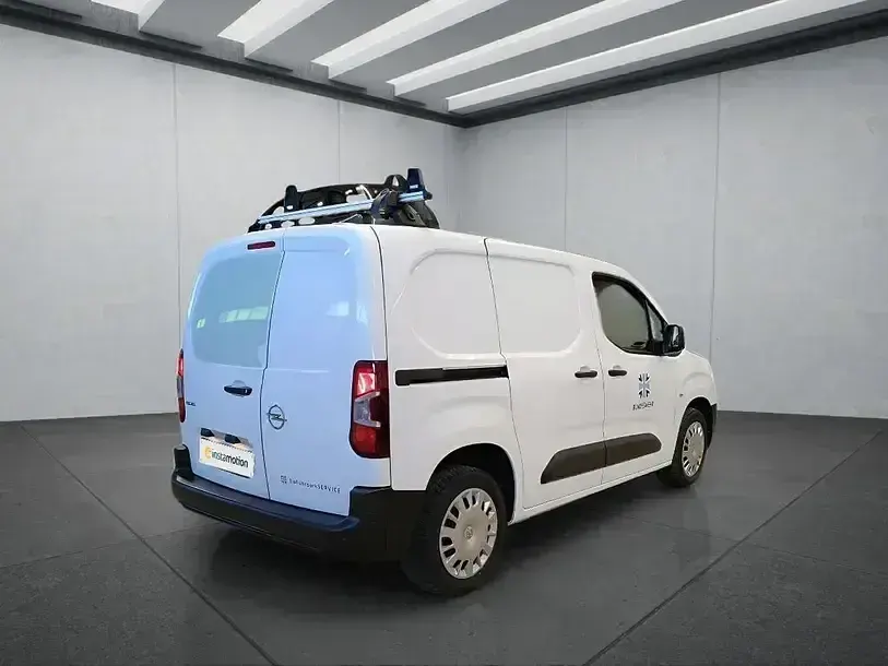 Gebraucht Opel Combo 131 PS (96 kW) 2022 Weiß Van / Kleinbus