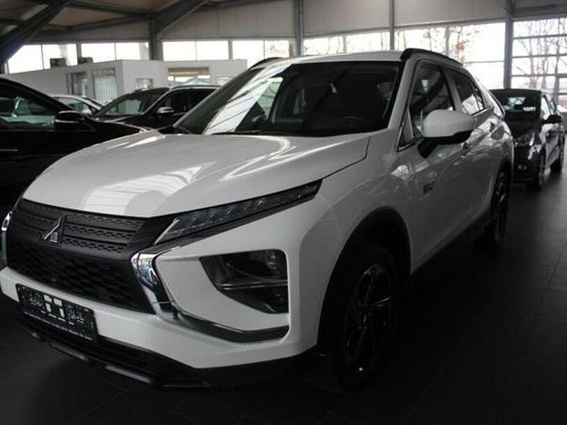 Weiss Gebraucht 2022 Mitsubishi Outlander P-HEV Limousine | 20.990 € (Superpreis) - Bild 1/4