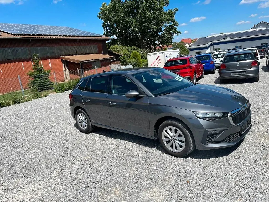Gebraucht Skoda Scala Selection 116 PS (85 kW) 2025 Grau Kleinwagen