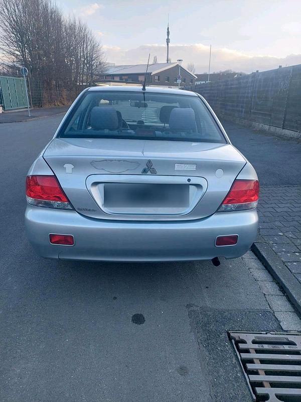Gebraucht Mitsubishi Lancer 98 PS (72 kW) 2003 Silber Limousine