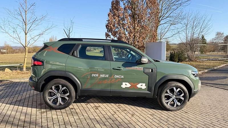 Kqm safarigrüngrau Gebraucht 2026 Dacia Duster Expression SUV | 28.990 € (Teuer) - Bild 1/4