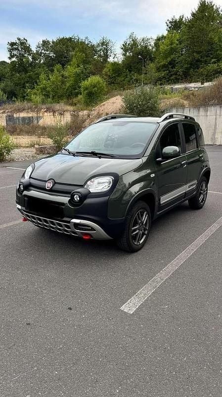 Grün Gebraucht 2019 Fiat Panda Cross Cross Kleinwagen | 12.400 € (Guter Preis) - Bild 1/4