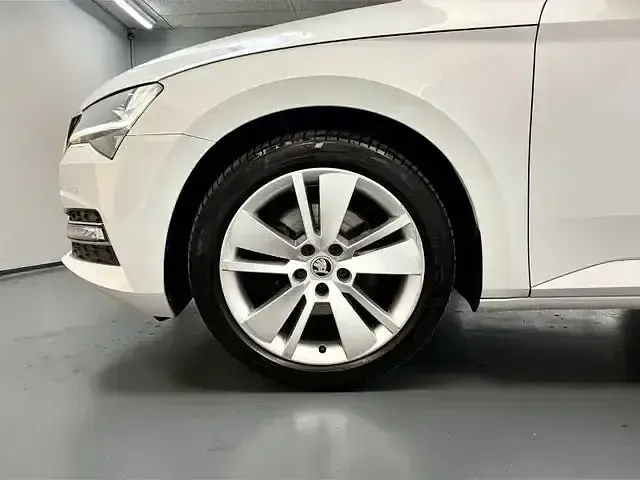 Gebraucht Skoda Superb Style 200 PS (147 kW) 2020 Weiß Limousine