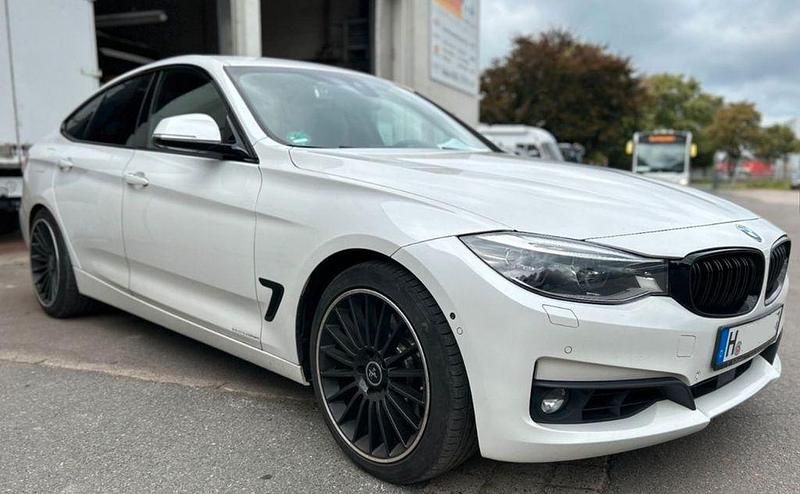 Weiß Gebraucht 2017 BMW 335 Gran Turismo Advantage Limousine | 16.900 € (Fairer Preis) - Bild 1/4