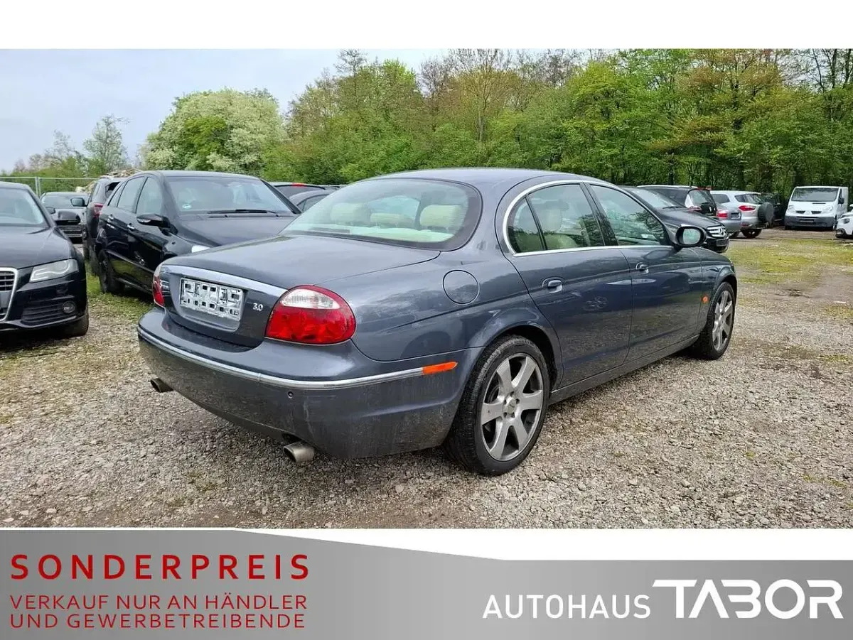 Käytetty Jaguar S-Type Executive 238 HP (175 kW) 2006 Harmaa Sedan