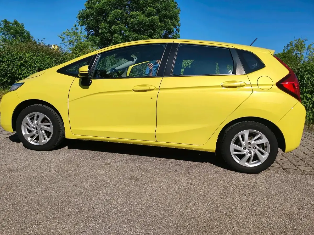 Gebraucht Honda Jazz Comfort 102 PS (75 kW) 2015 Gelb Kleinwagen