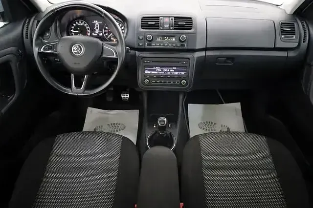Gebraucht Skoda Roomster Scout 105 PS (77 kW) 2015 Weiß Kombi