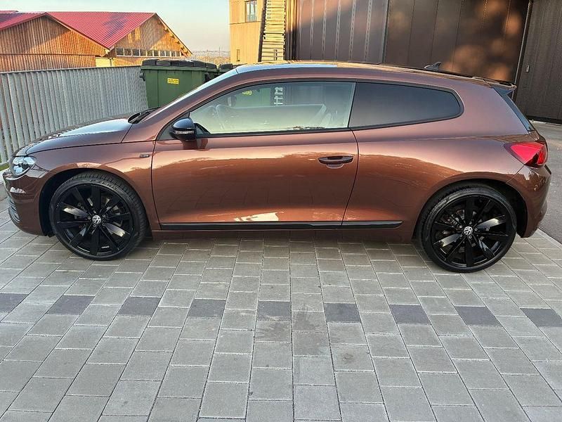 Braun Gebraucht 2017 VW Scirocco Allstar Coupé | 15.950 € (Guter Preis) - Bild 1/4
