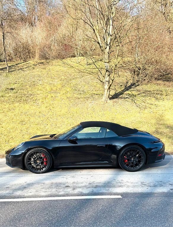 Schwarz Gebraucht 2025 Porsche 911 Carrera 4 Cabriolet Cabrio | 189.000 € (Superpreis) - Bild 1/4