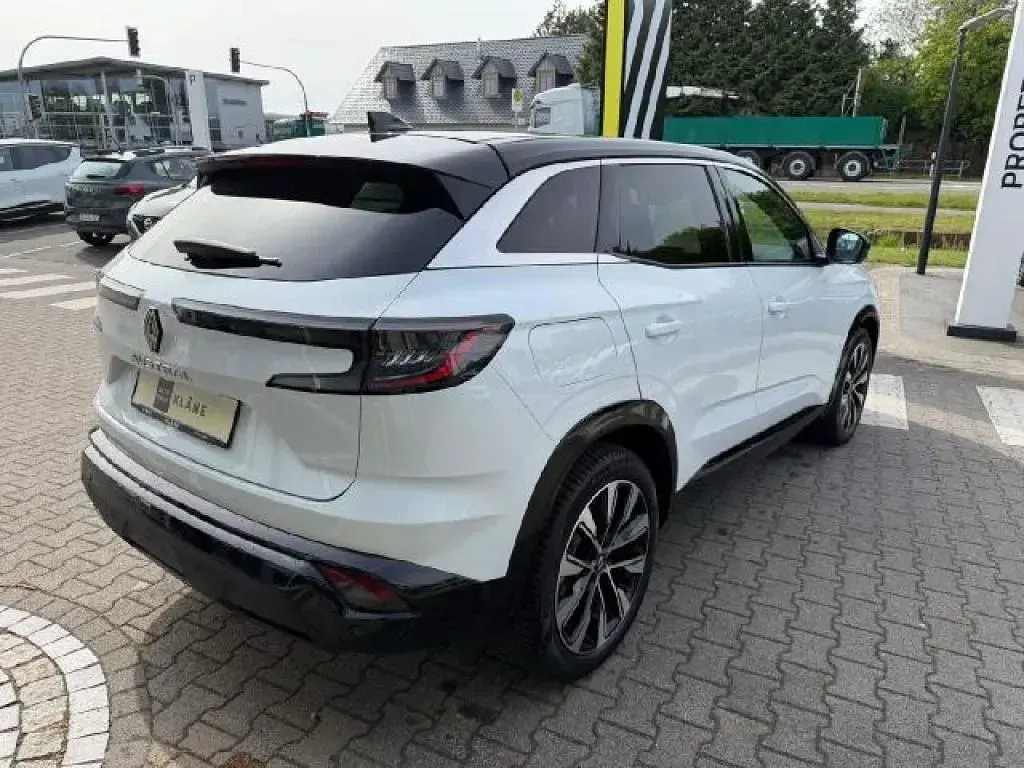 Gebraucht Renault Austral Techno 158 PS (116 kW) 2023 Weiss qnc+schwarz gne (metallic) SUV