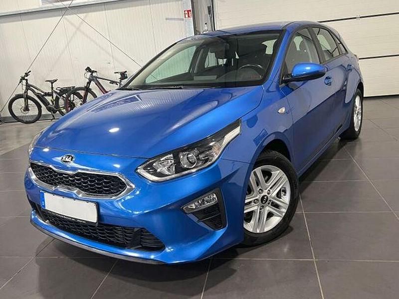 Blau Gebraucht 2021 Kia Ceed Limousine | 14.995 € (Superpreis) - Bild 1/4