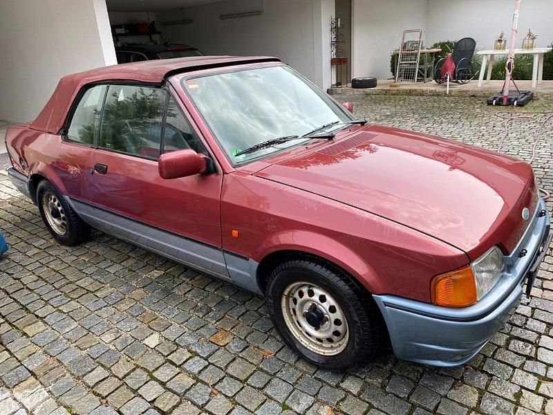 Gebraucht Ford Escort Cabriolet 102 PS (75 kW) 1990 Rot Cabrio