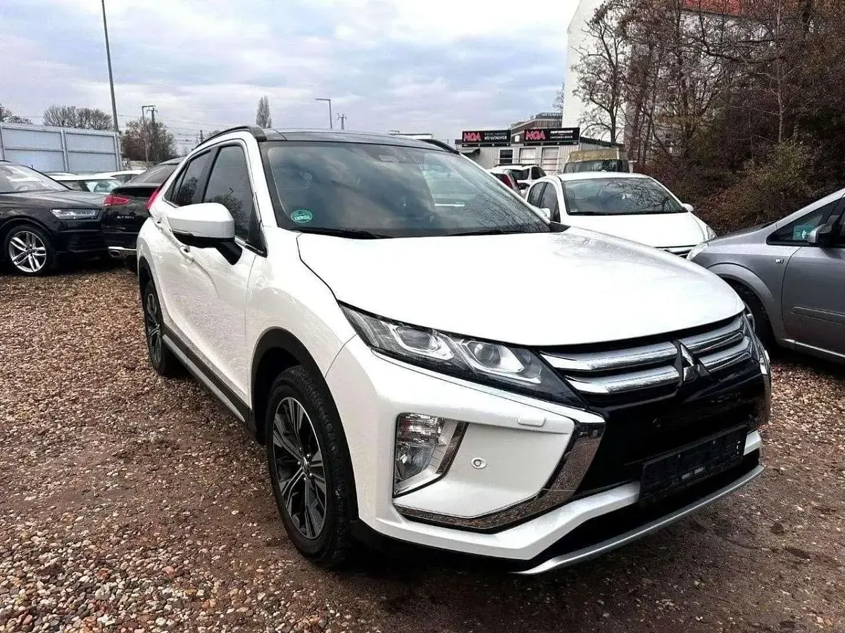 Używany Mitsubishi Eclipse Cross 163 KM (119 kW) 2018 Biały SUV