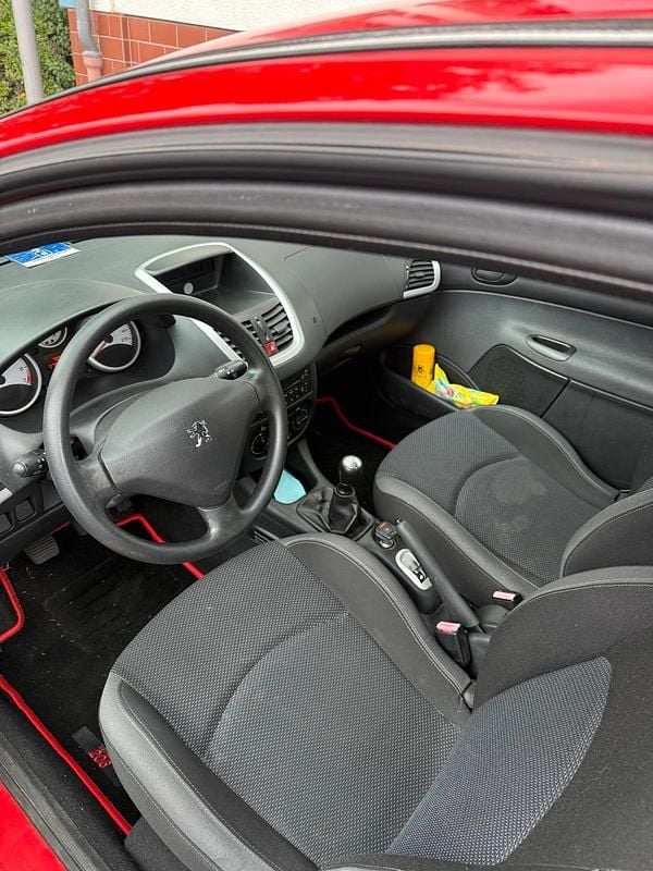 Rot Gebraucht 2009 Peugeot 206+ Kleinwagen | 2.999 € - Bild 1/4