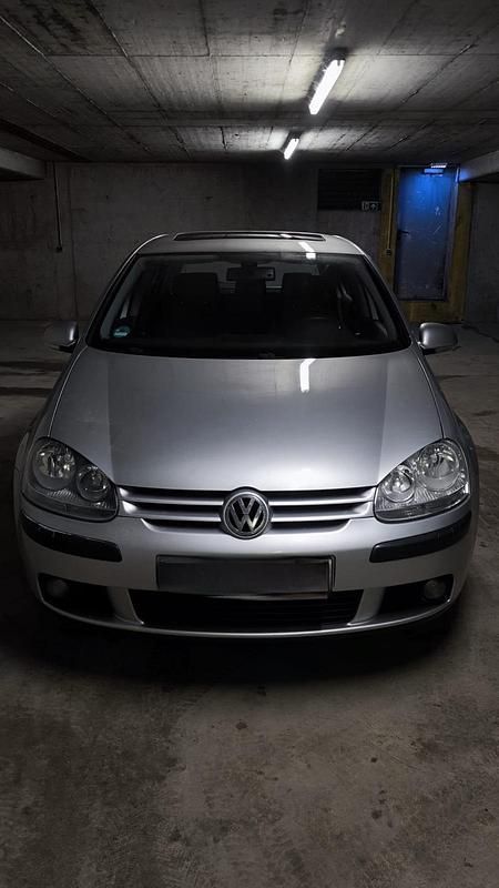 Gebraucht VW Golf V 115 PS (84 kW) 2004 Silber Kleinwagen