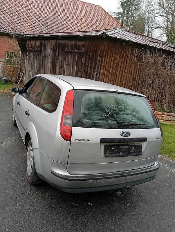 Second-hand Ford Focus 100 CP (73 kW) 2006 Andere farben Berlinǎ