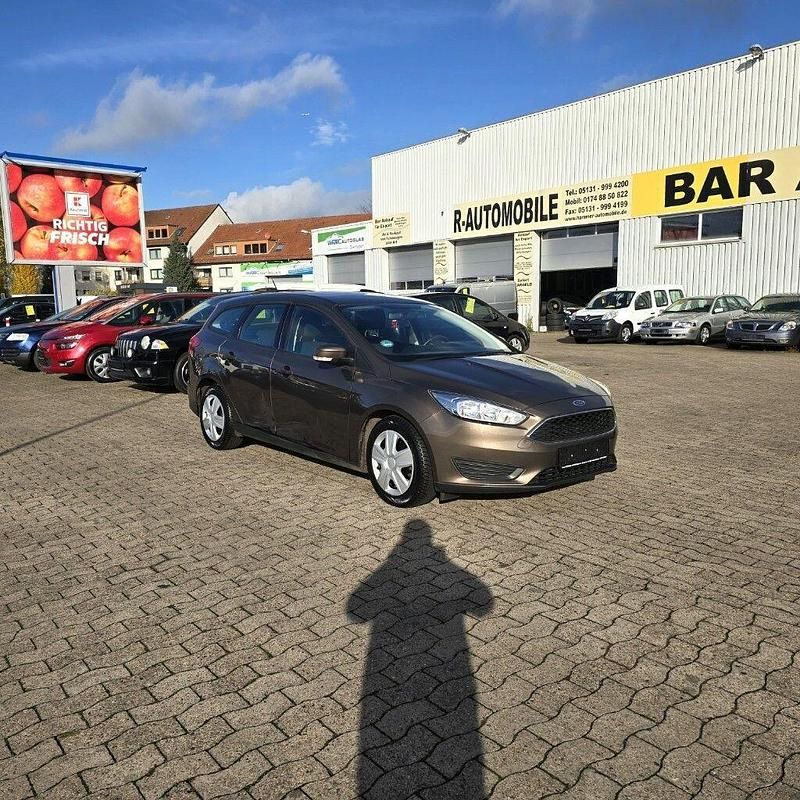 Gebraucht Ford Focus 101 PS (74 kW) 2017 Braun Kombi