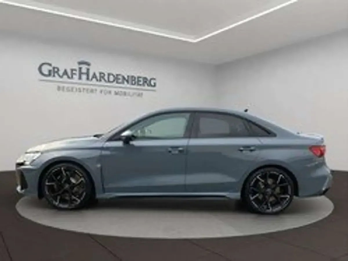 Gebraucht Audi RS3 Sport 400 PS (294 kW) 2026 Grau Limousine