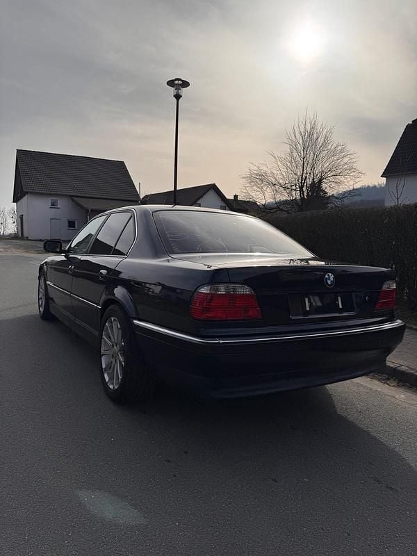 Usata BMW 730 184 CV (135 kW) 2000 Blu Berlina