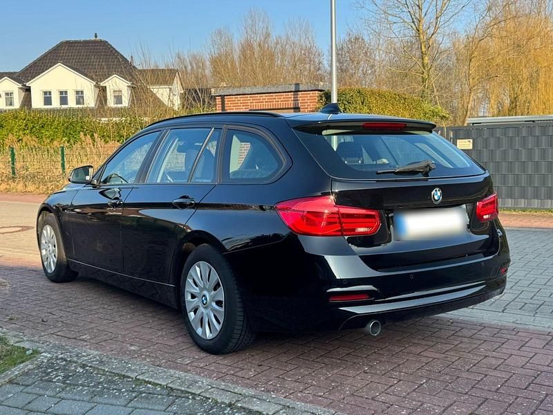 Gebraucht BMW 318 Advantage 150 PS (110 kW) 2018 Schwarz Kombi
