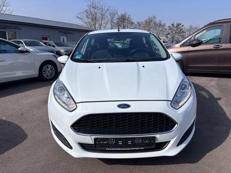 Gebraucht Ford Fiesta Trend 75 PS (55 kW) 2016 Weiß Limousine