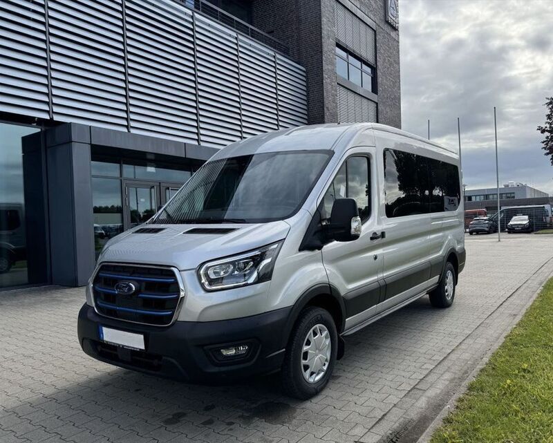 Silber Gebraucht 2023 Ford Econoline Van | 81.489 € - Bild 1/4
