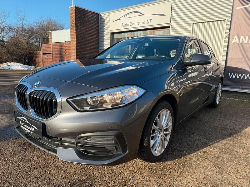 Grau Gebraucht 2020 BMW 118 Advantage Kleinwagen | 16.700 € (Fairer Preis) - Bild 1/4