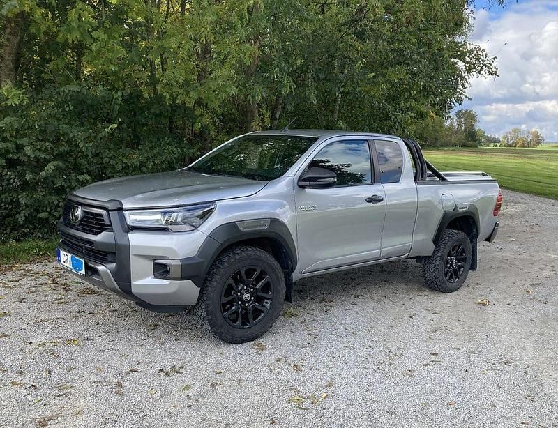 Silber Gebraucht 2022 Toyota HiLux Abholung | 45.000 € (Fairer Preis) - Bild 1/4