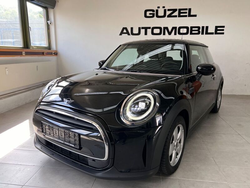 Gebraucht Mini Cooper Essential 136 PS (100 kW) 2023 Schwarz Kleinwagen