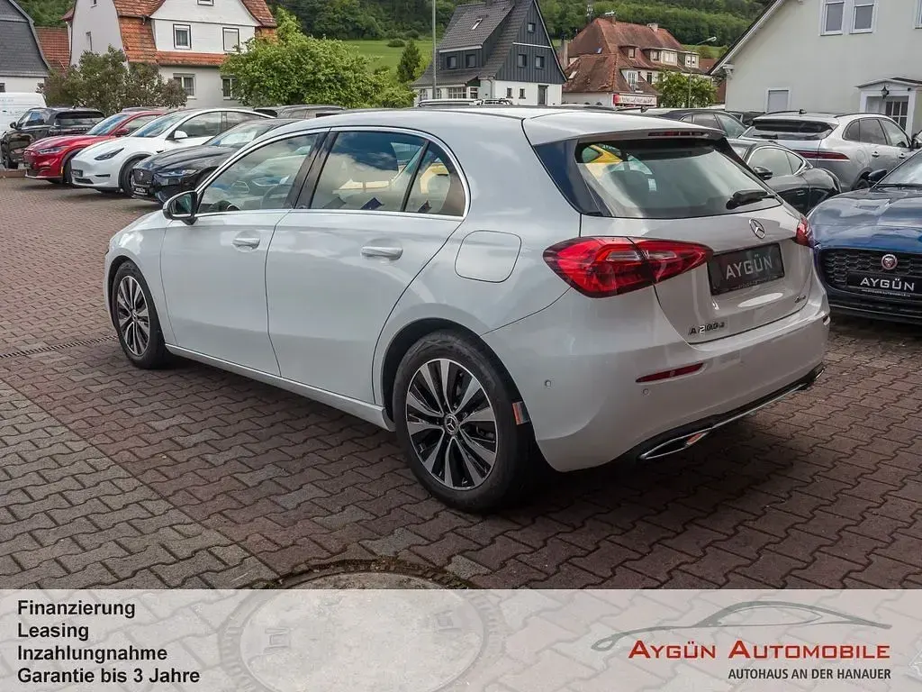 Gebraucht Mercedes A200 Progressive 150 PS (110 kW) 2022 Weiß Limousine