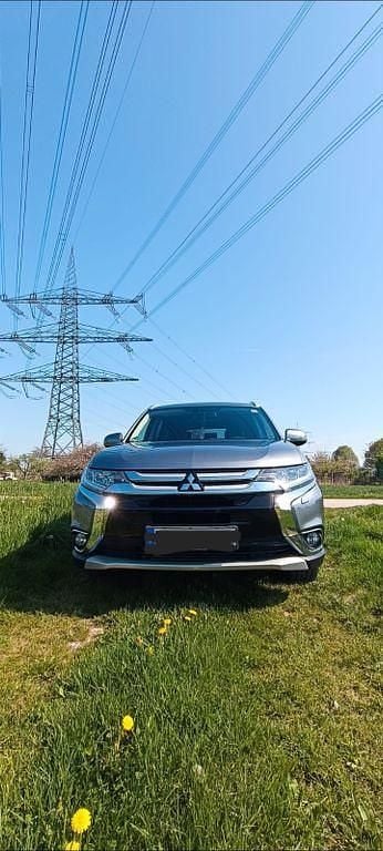 Gebraucht Mitsubishi Outlander Edition 150 PS (110 kW) 2017 Grau SUV
