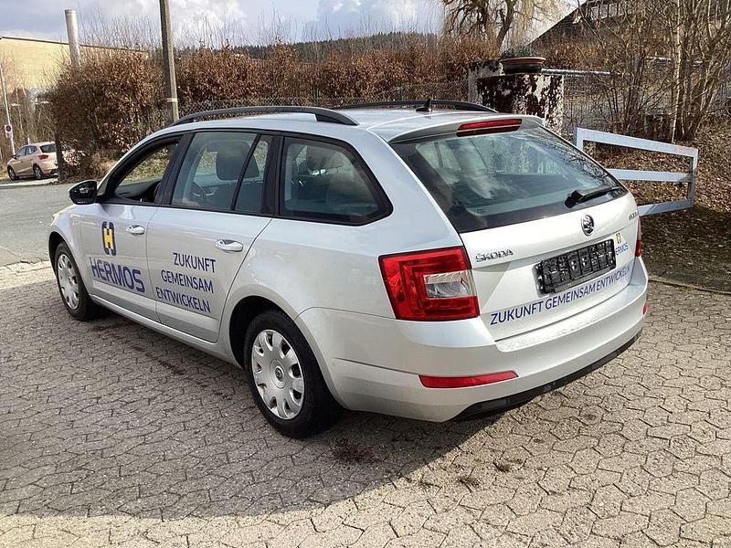 Gebraucht Skoda Octavia Ambition 110 PS (80 kW) 2016 Silber Kleinwagen