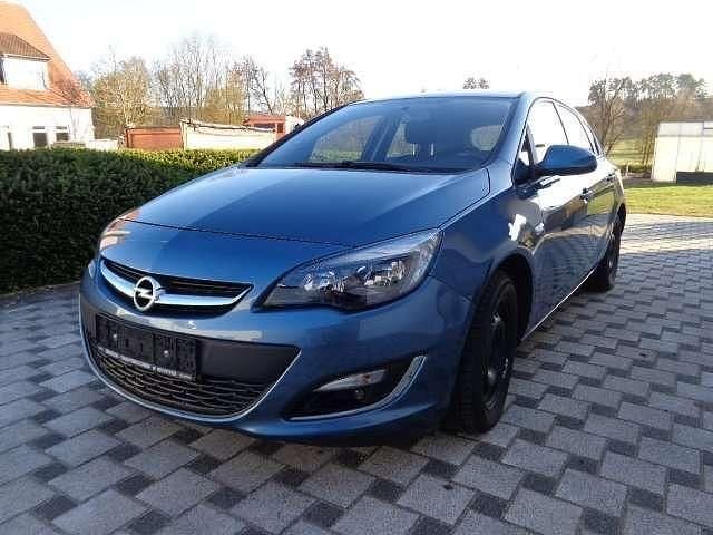 Gebraucht Opel Astra Selection 116 PS (85 kW) 2013 Azur blau (m2) Kleinwagen