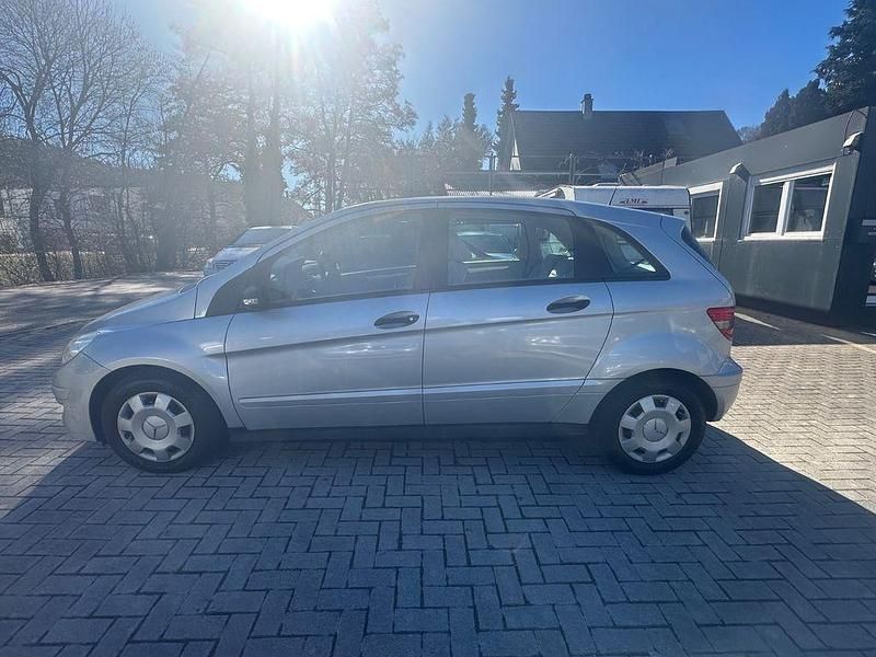Gebraucht Mercedes B170 116 PS (85 kW) 2005 Silber Van / Kleinbus