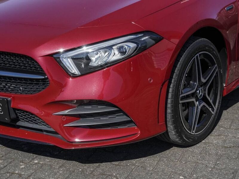 Gebraucht Mercedes A250 AMG 160 PS (117 kW) 2021 Rot Limousine