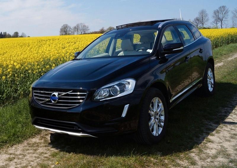 Schwarz Gebraucht 2014 Volvo XC60 Summum SUV | 13.500 € (Fairer Preis) - Bild 1/4