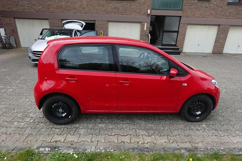 Usado VW up! high up! 75 CV (55 kW) 2016 Rojo Utilitario