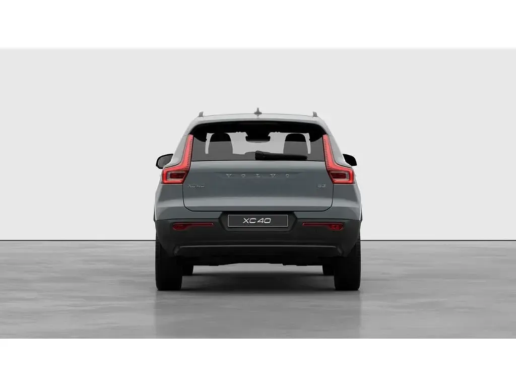 Neu Volvo XC40 Plus 163 PS (119 kW) 2026 Onyx black / metallic SUV