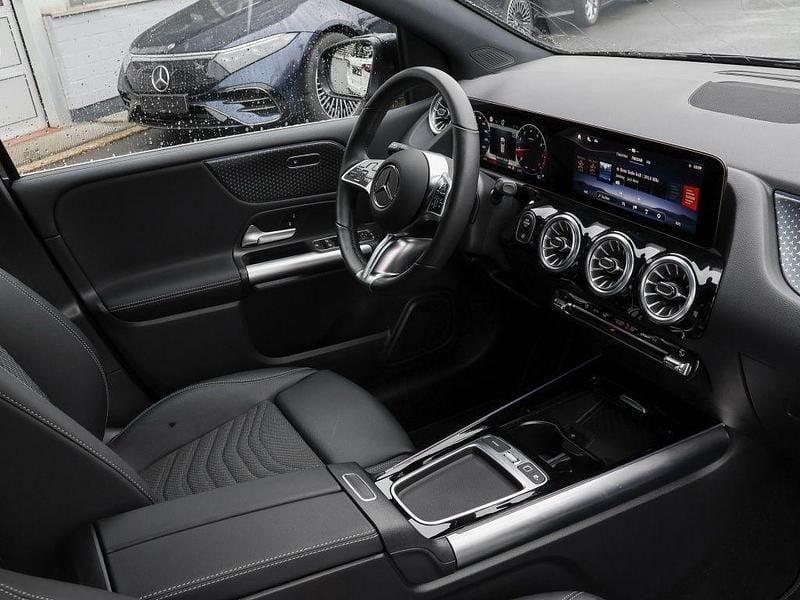 Gebraucht Mercedes B200 Progressive 163 PS (119 kW) 2025 Schwarz nachtschwarz Van / Kleinbus