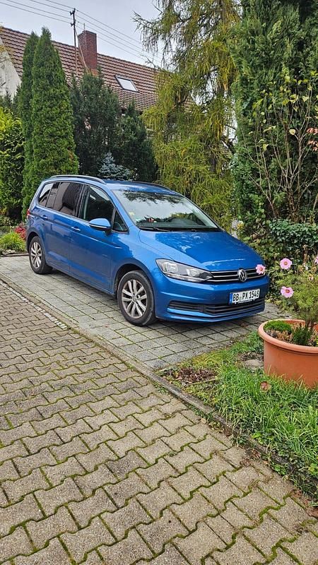 Blau Gebraucht 2016 VW Touran Van / Kleinbus | 12.500 € (Superpreis) - Bild 1/4