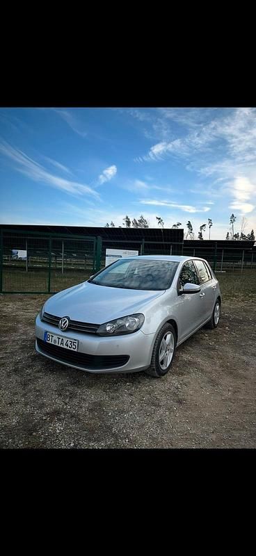 Silber Gebraucht 2010 VW Golf VI Kleinwagen | 3.350 € (Fairer Preis) - Bild 1/4