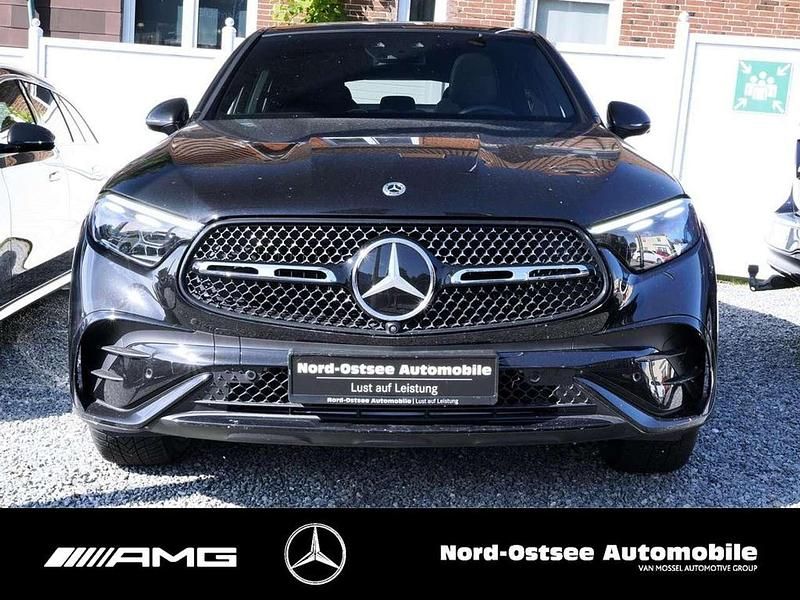 Gebraucht Mercedes GLC300 AMG 258 PS (189 kW) 2024 Metalliclack graphitgrau Coupé
