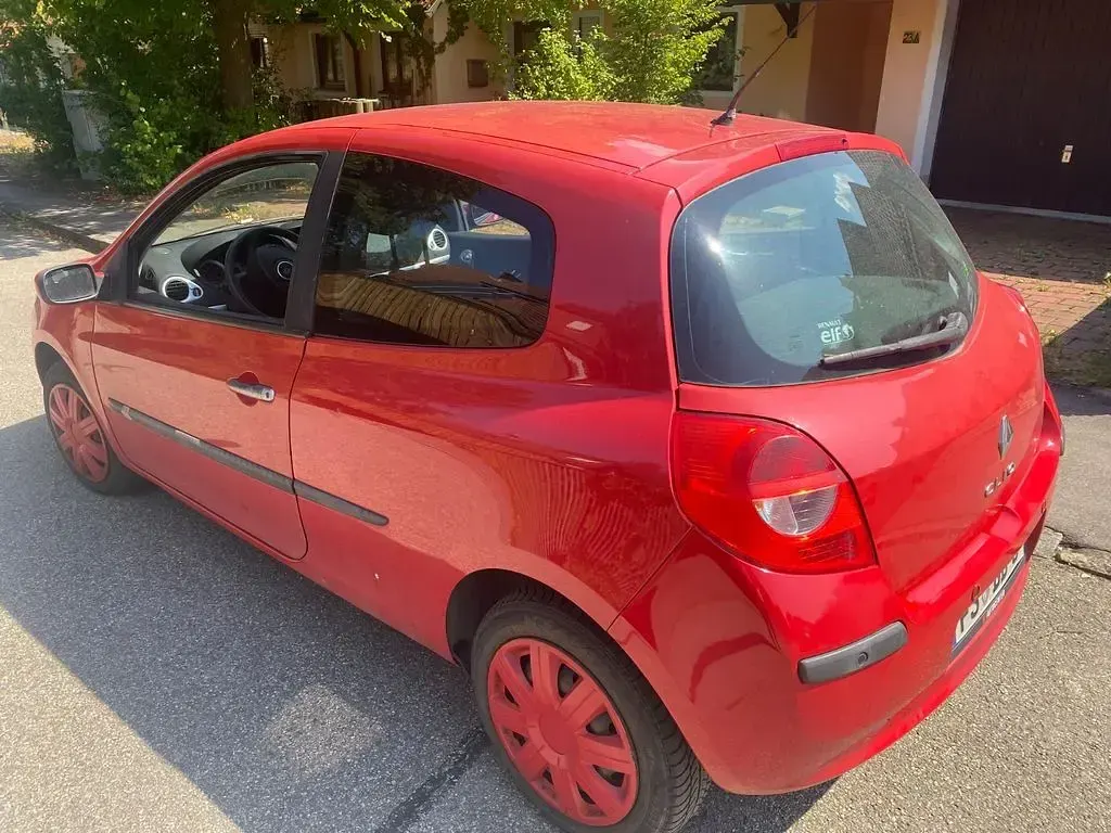 Gebraucht Renault Clio II 75 PS (55 kW) 2009 Rot Limousine