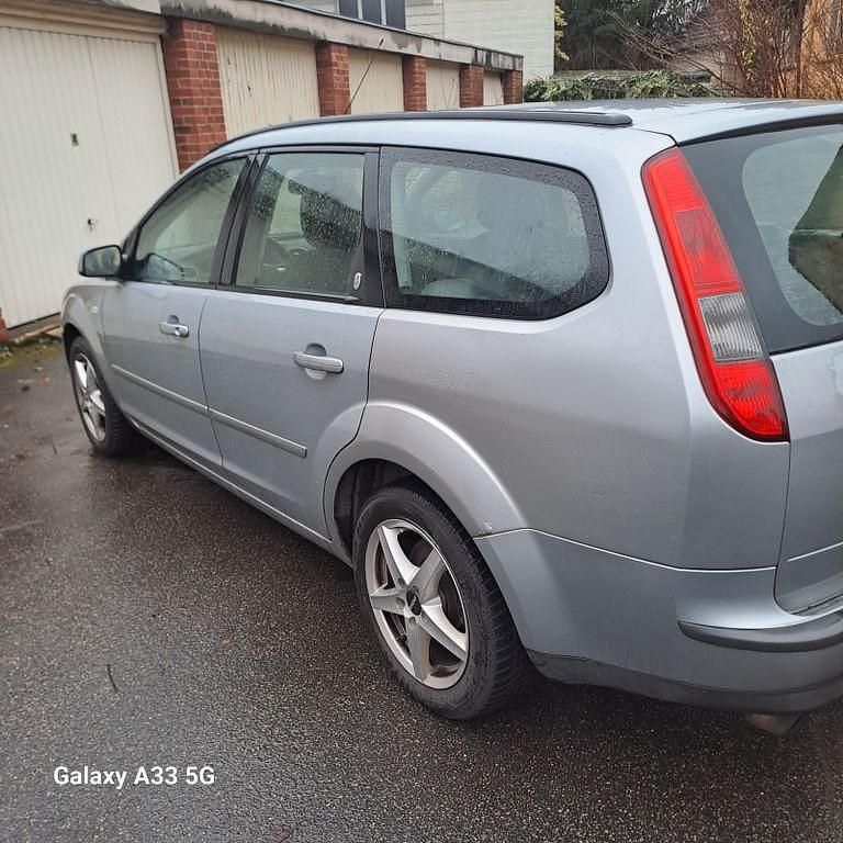 Gebraucht Ford Focus Ghia 145 PS (106 kW) 2005 Grau Kombi