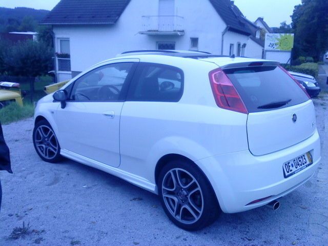 Weiß Gebraucht 2009 Fiat Punto Evo Kleinwagen | 9.800 € - Bild 1/1