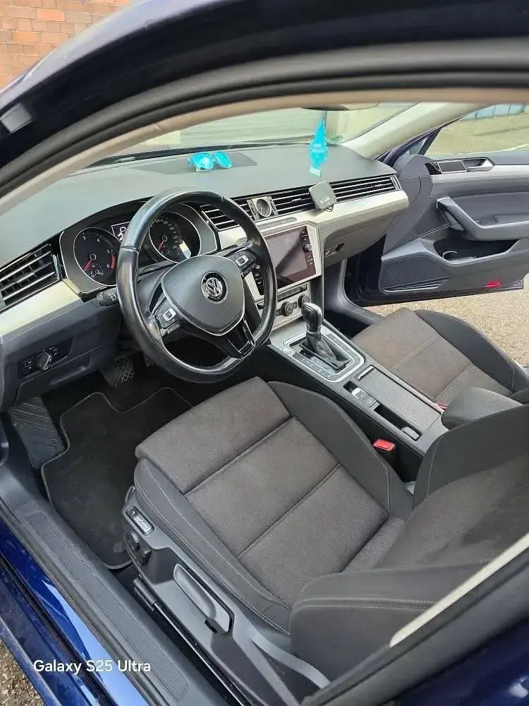 Gebraucht VW Passat 150 PS (110 kW) 2019 Blau Kombi