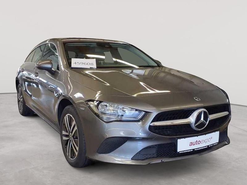 Mountaingrau metallic Gebraucht 2021 Mercedes CLA250e Shooting Brake Kombi | 22.190 € (Superpreis) - Bild 1/4