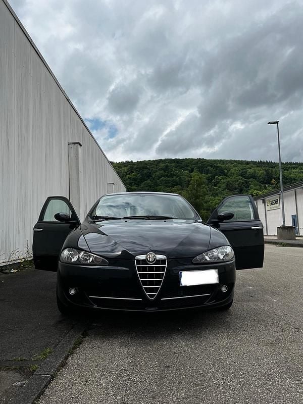 Blau Gebraucht 2008 Alfa Romeo 147 Kleinwagen | 1.900 € (Guter Preis) - Bild 1/4