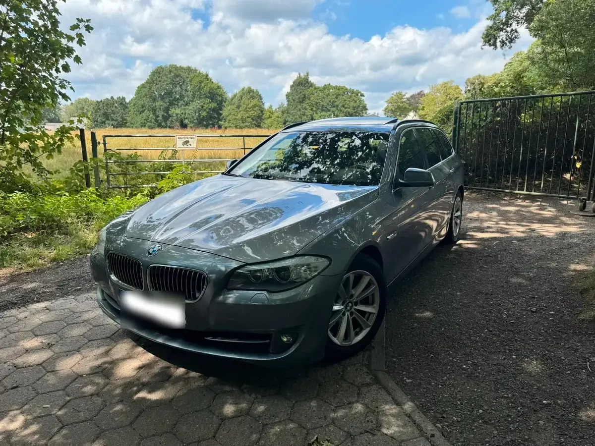 Gebraucht BMW 520 184 PS (135 kW) 2012 Grau Kombi