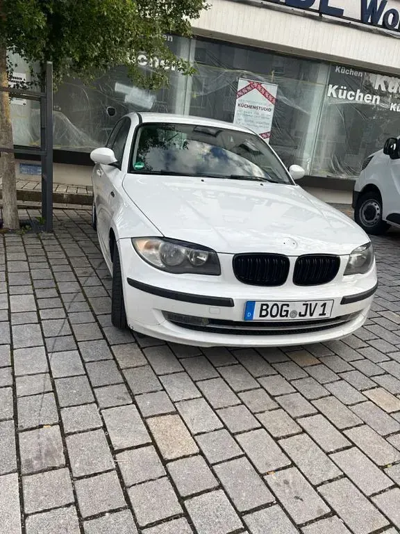 Gebraucht BMW 118 143 PS (105 kW) 2007 Weiß Kleinwagen
